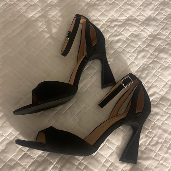 Chinese Laundry Heels - Picture 5 of 8